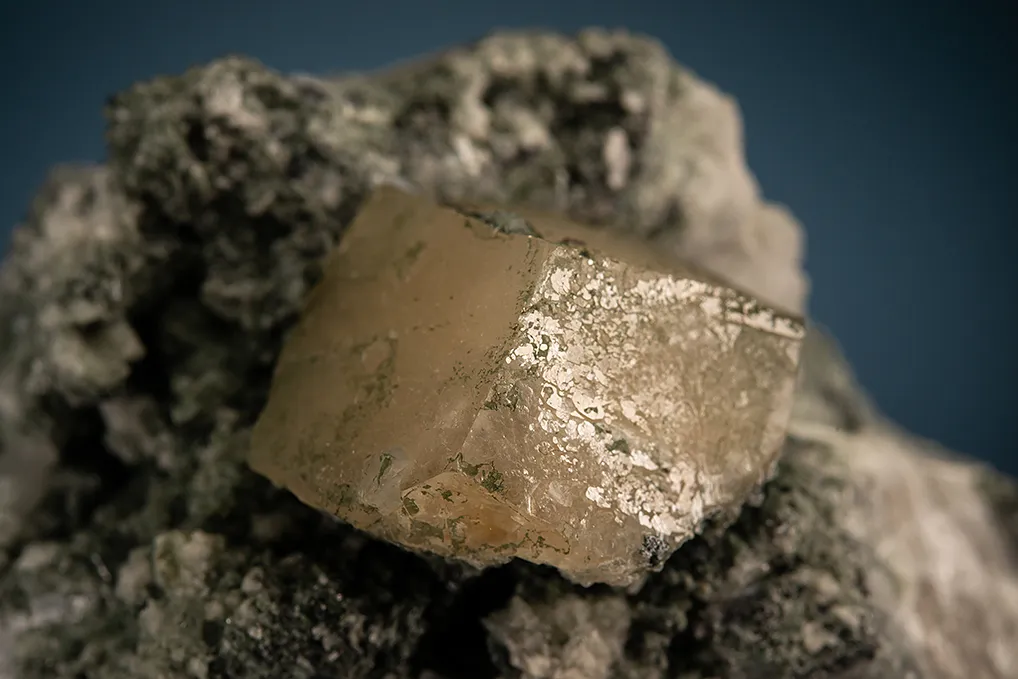 Phenakite with Titanite and Allanite-(Ce) (stabilized) - image 2