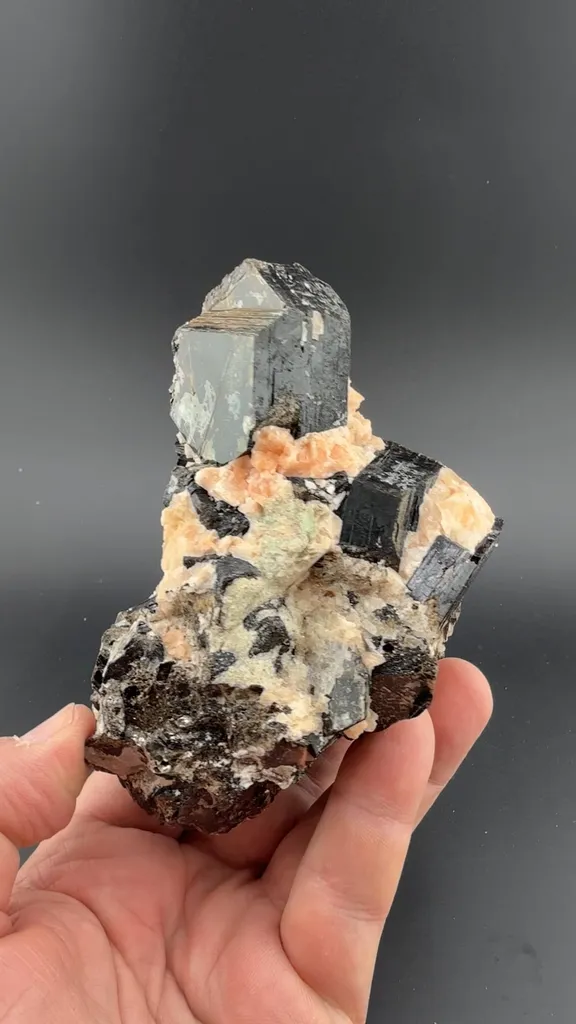 Phlogopite with Fluorapatite, Calcite image