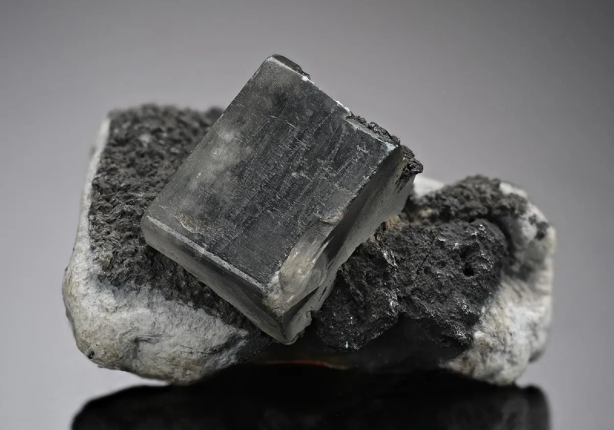 Phosgenite - image 1