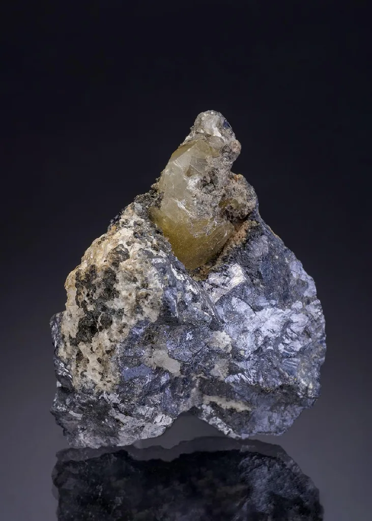 Phosgenite image