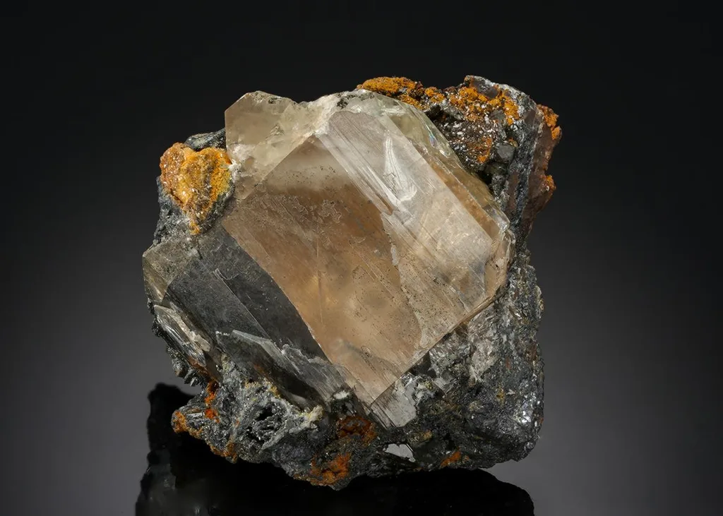 Phosgenite image