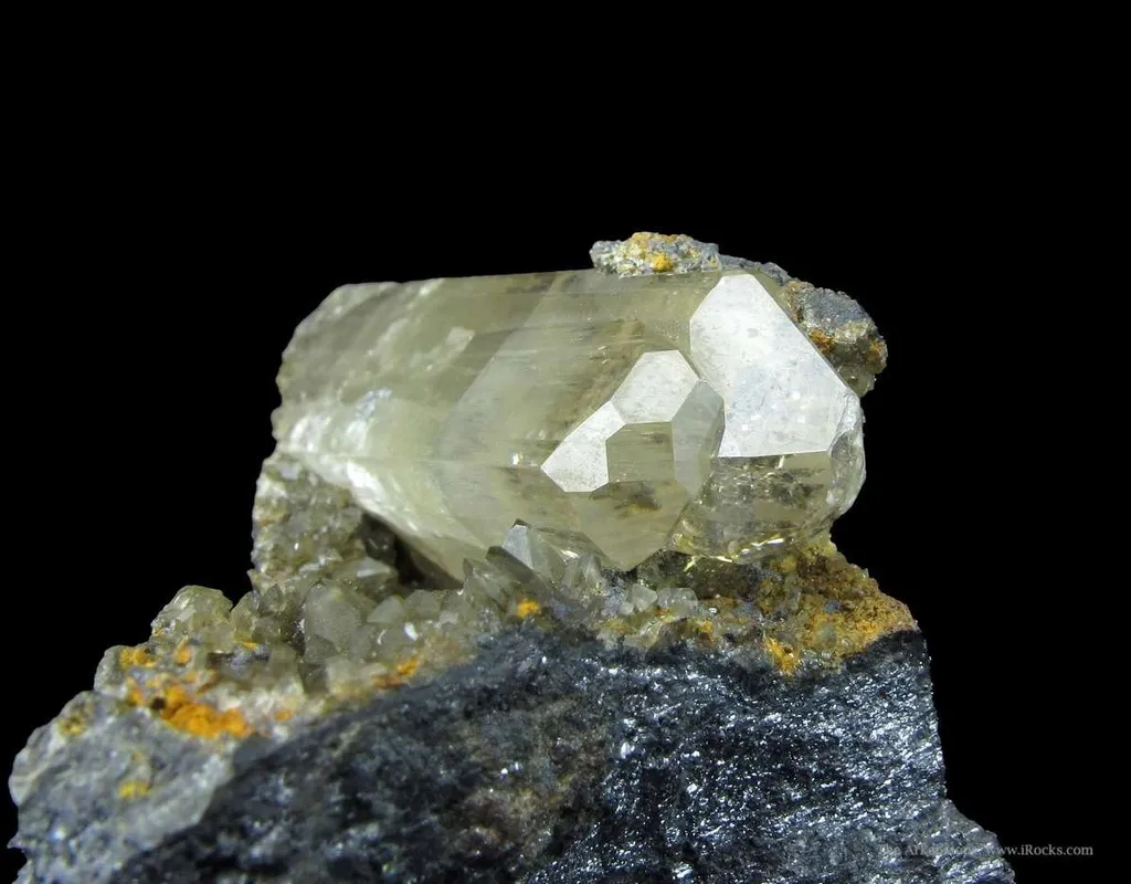 Phosgenite (Fluorescent) on Galena - image 3