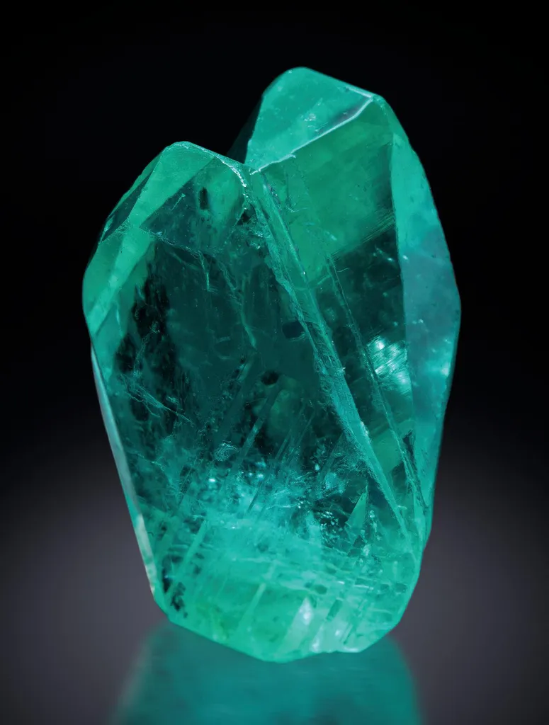 Phosphophyllite image