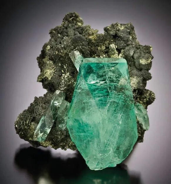 Phosphophyllite image