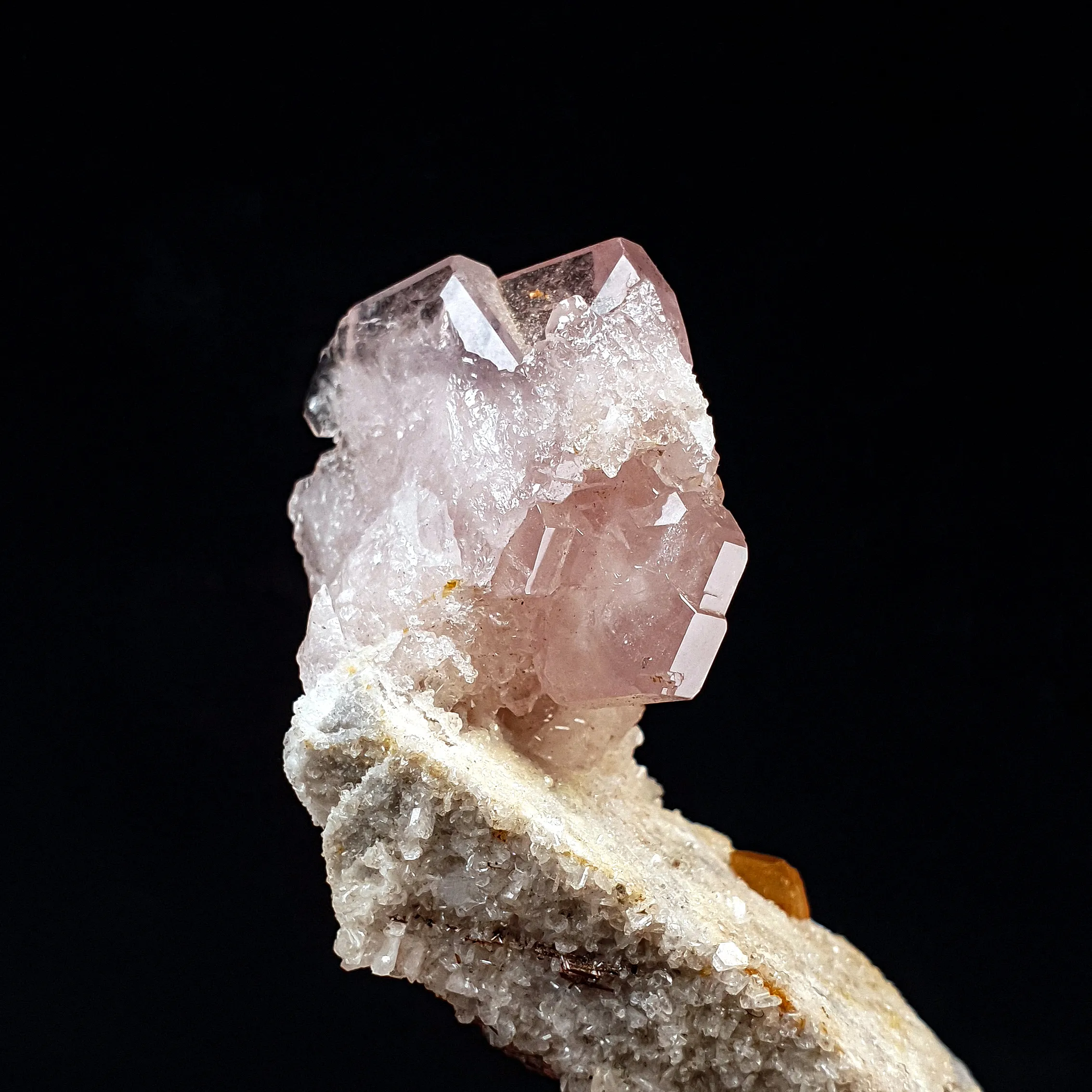 Pink Apatite and Rutile - image 3