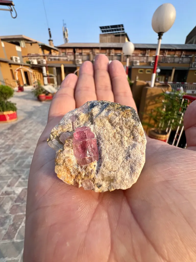 Pink Topaz from Pakistan, Khyber Pakhtunkhwa Province, Mardan District, Katlang, Ghundao hill - image 2
