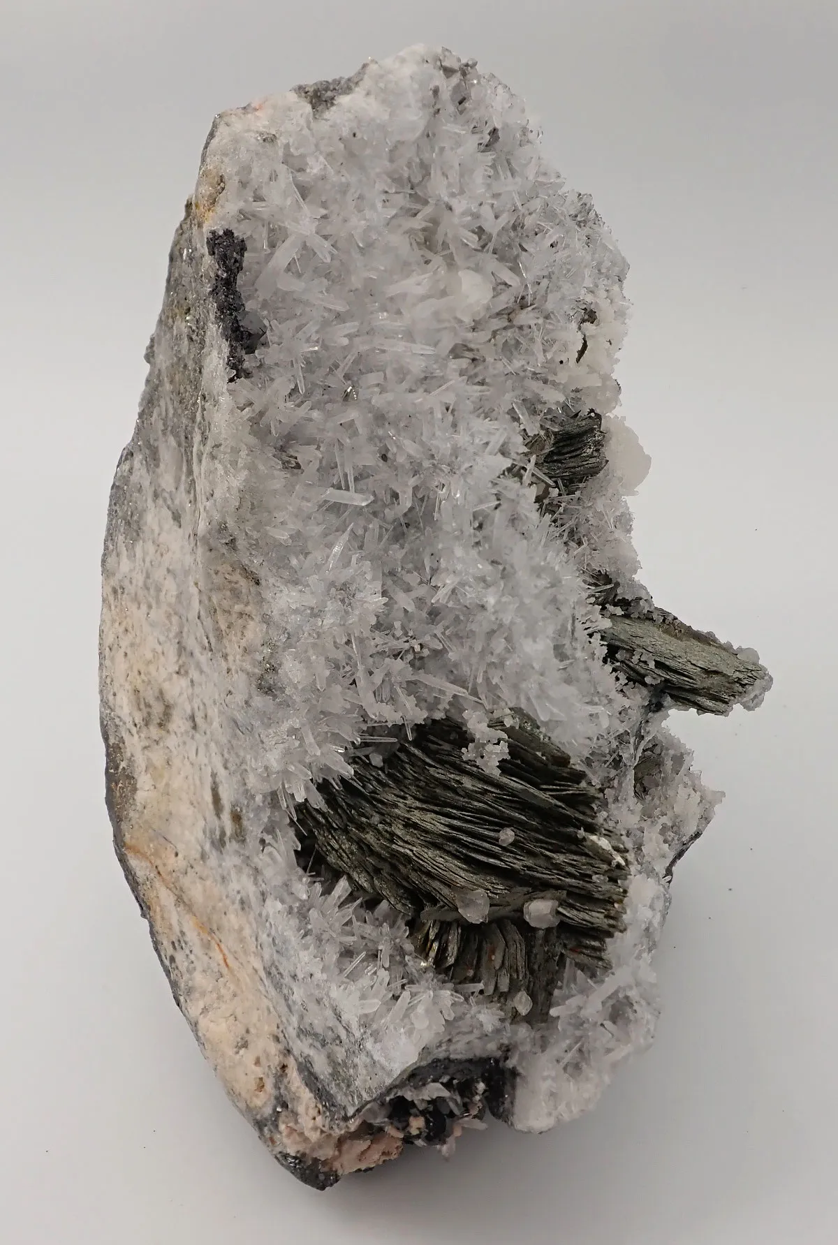 Pirrhotite with Quartz - image 2