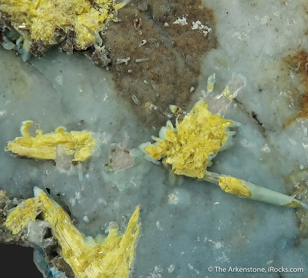 Plumbogummite and Pyromorphite - image 6