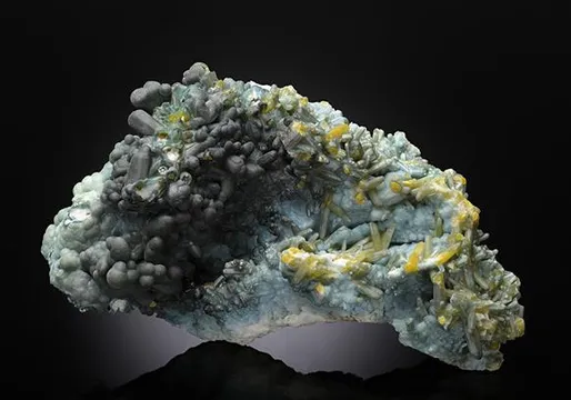 Plumbogummite on Pyromorphite