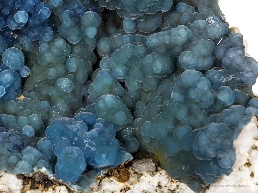 Plumbogummite on Quartz - image 2