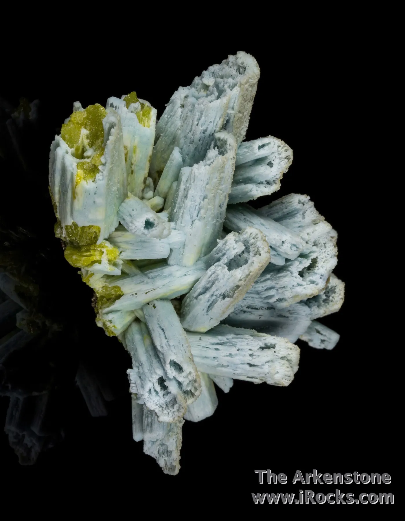 Plumbogummite ps Pyromorphite - image 2