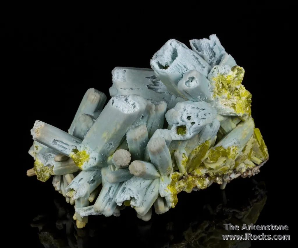 Plumbogummite ps Pyromorphite - image 2