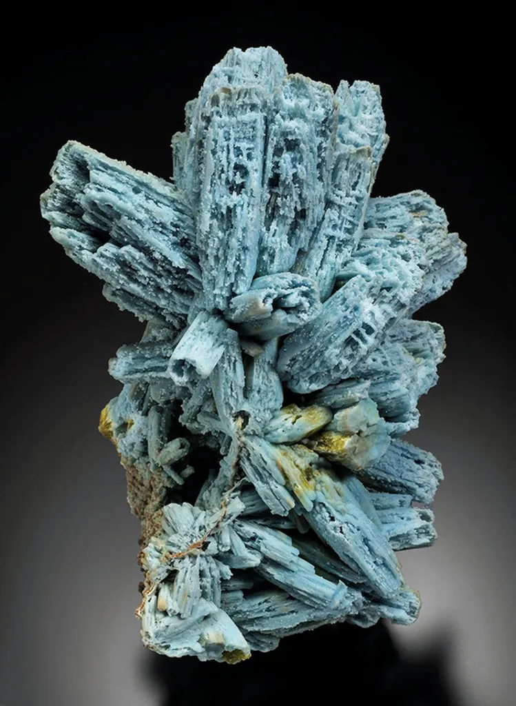 Plumbogummite pseudomorphs after Pyromorphite image