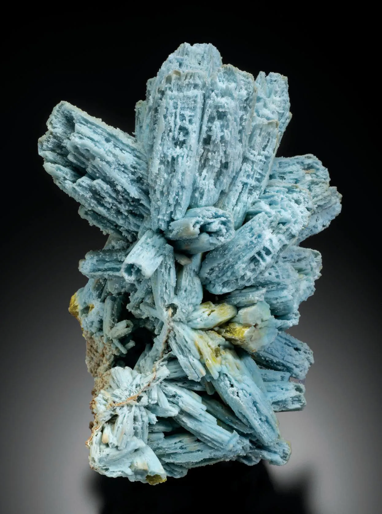 Plumbogummite pseudomorphs after Pyromorphite - image 2