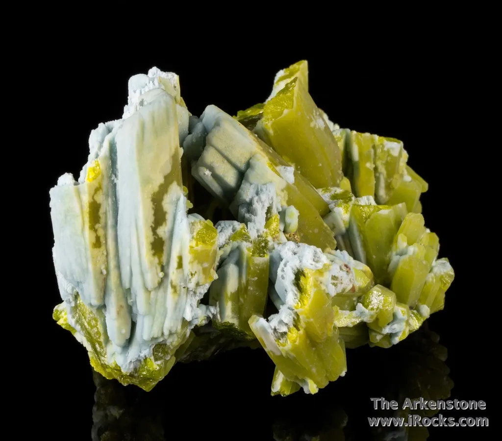 Plumbogummite replacing Pyromorphite - image 6