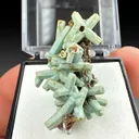 Plumbogummite replacing Pyromorphite - image 1