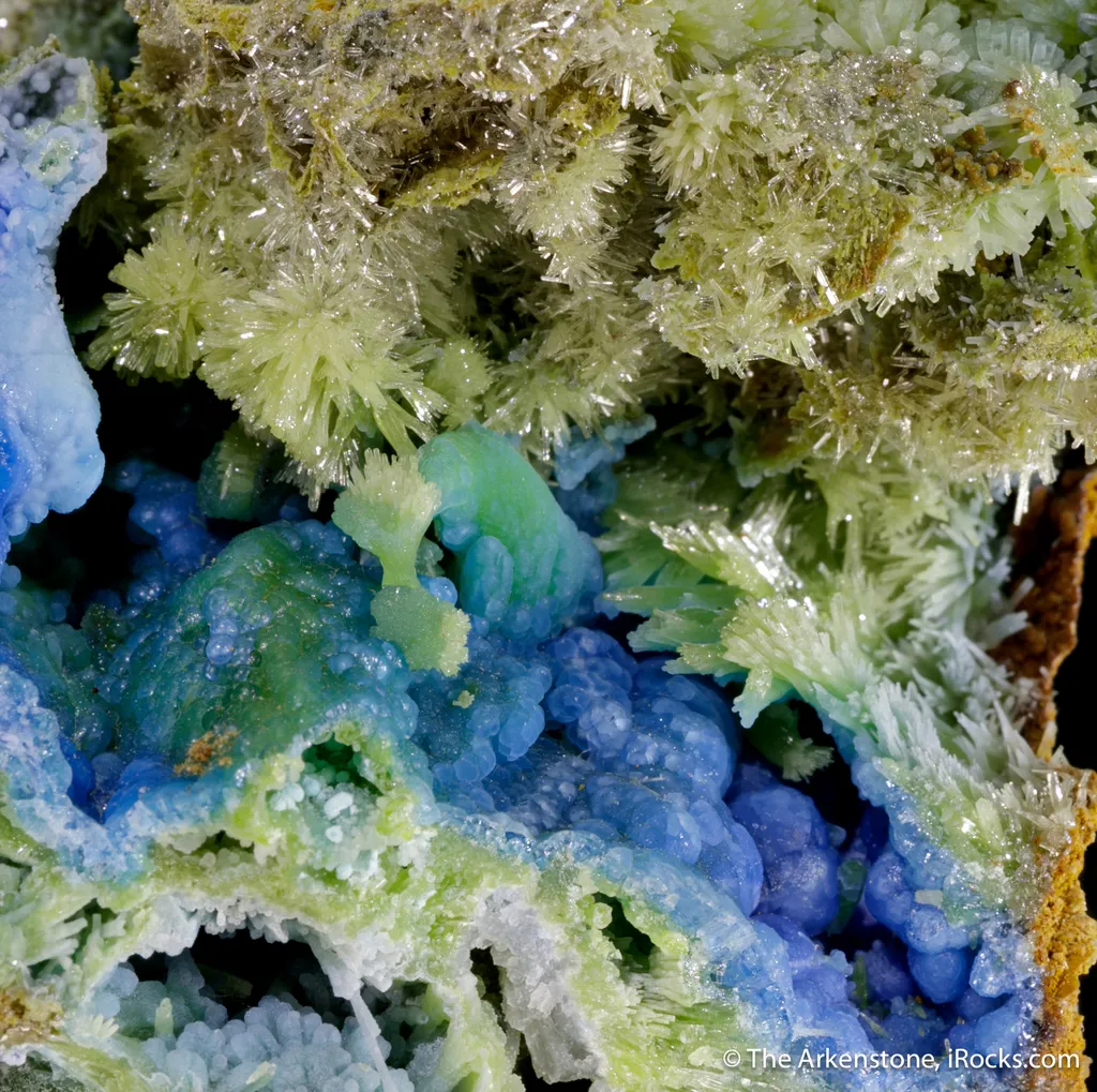 Plumbogummite with Pyromorphite (fl) image