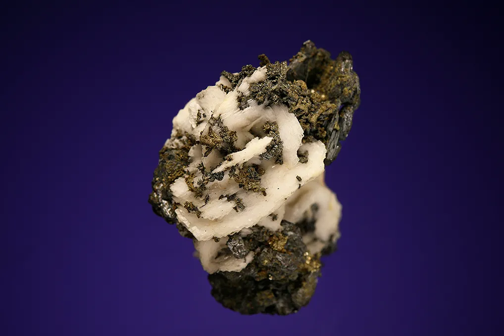 Polybasite on Barite - image 4