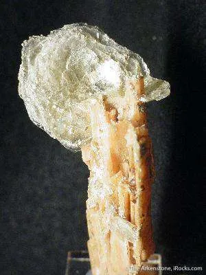 Polylithionite on Serandite image