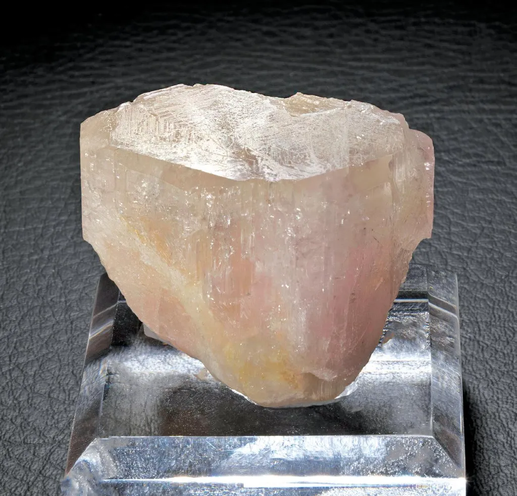 Poudretteite image