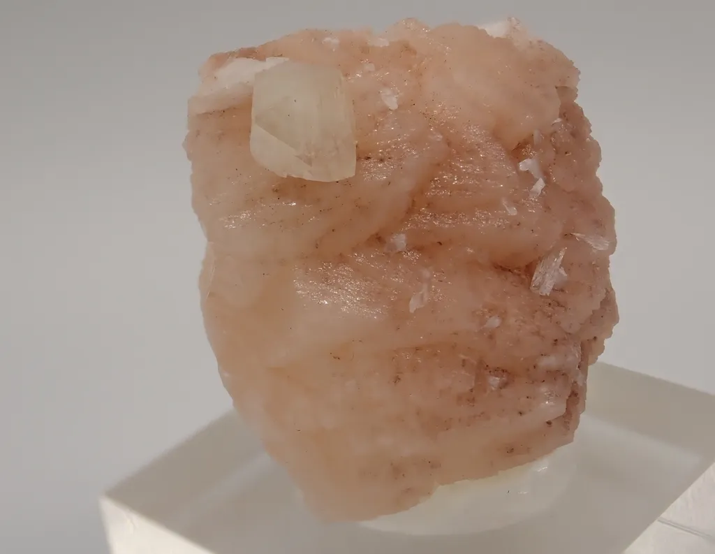 Powellite - image 4