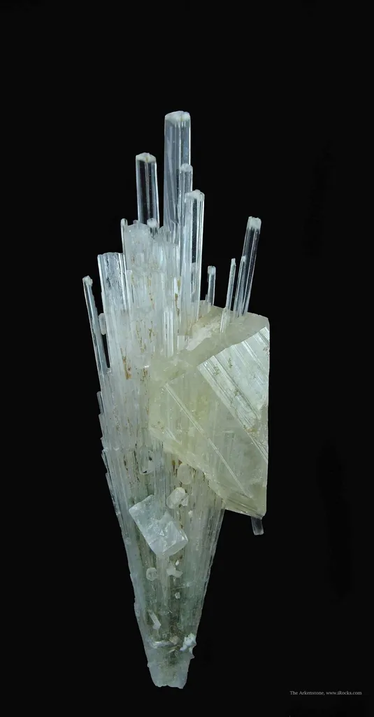 Powellite (Fluorescent) and Apophyllite on Scolecite image