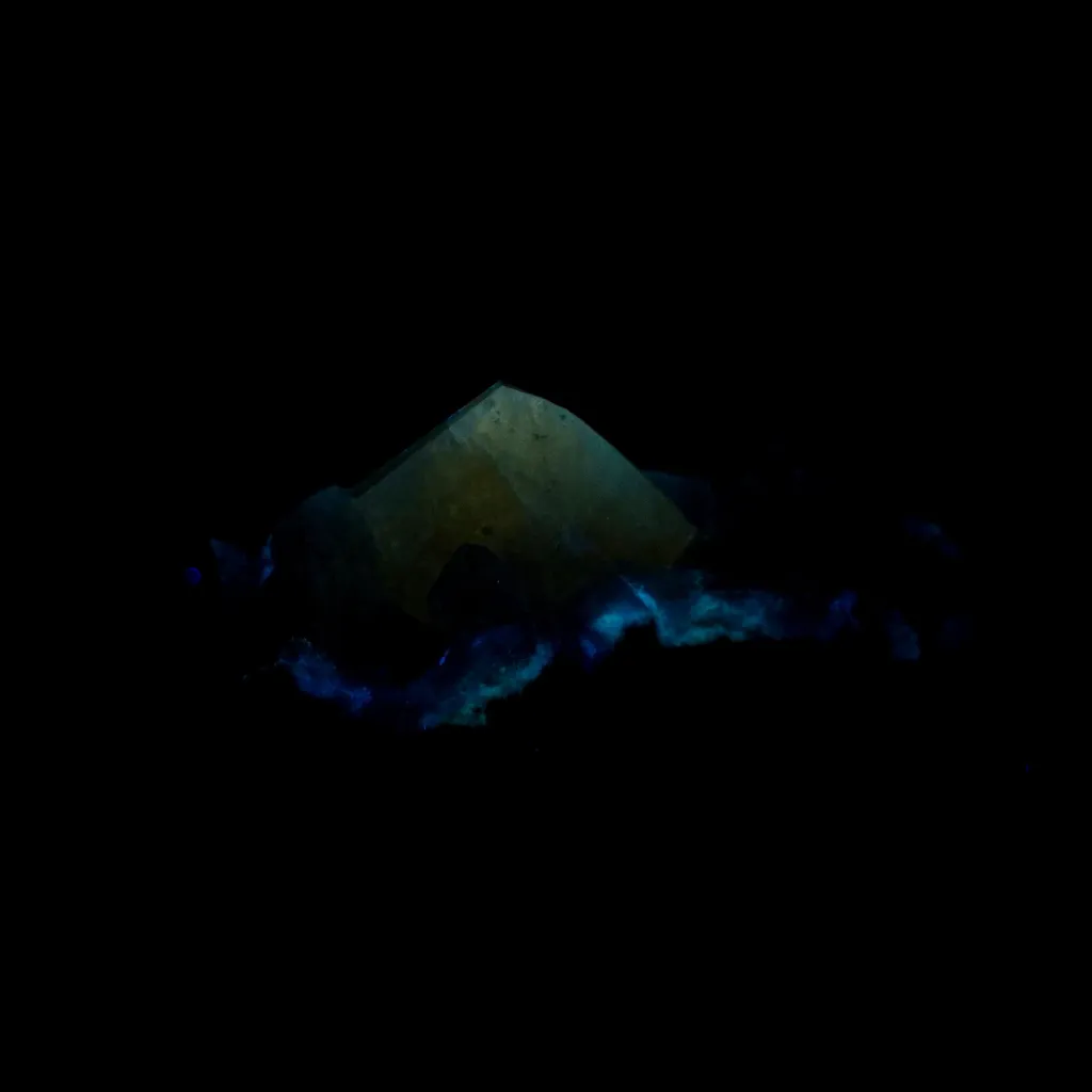 Powellite (Fluorocent Rare Find) with Stilbite Natural Mineral Specimen - image 5