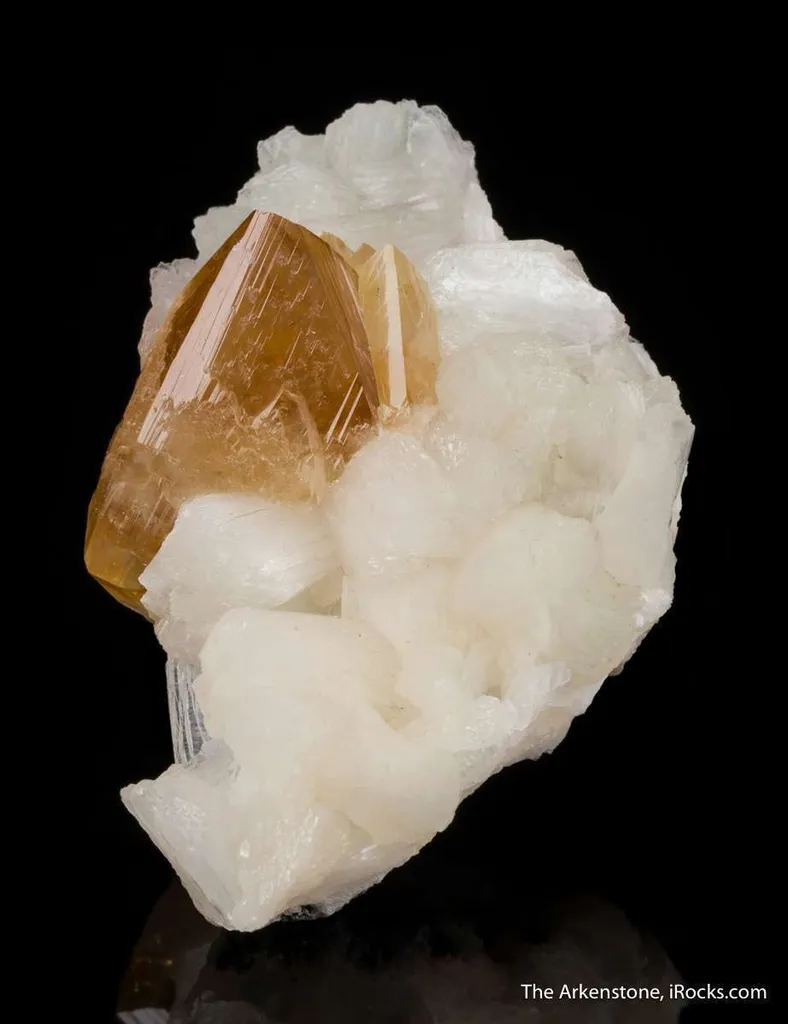 Powellite on Stilbite - image 3