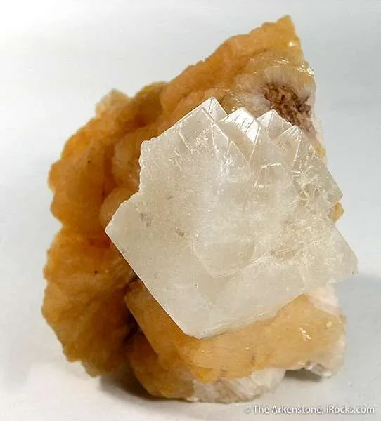 Powellite on Stilbite image