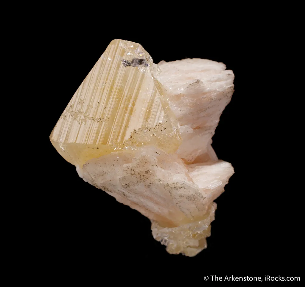 Powellite on Stilbite image