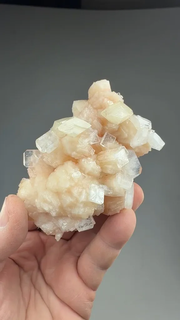 Powellite with Heulandite, Stilbite - image 2