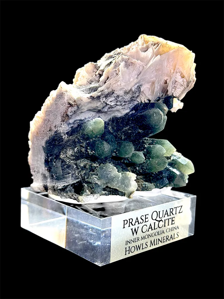Prase Quartz with Calcite image