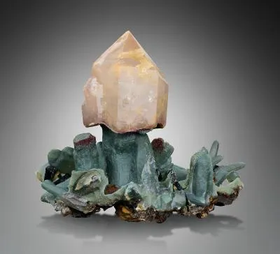 Prase Sceptre Quartz with Ilvaite image