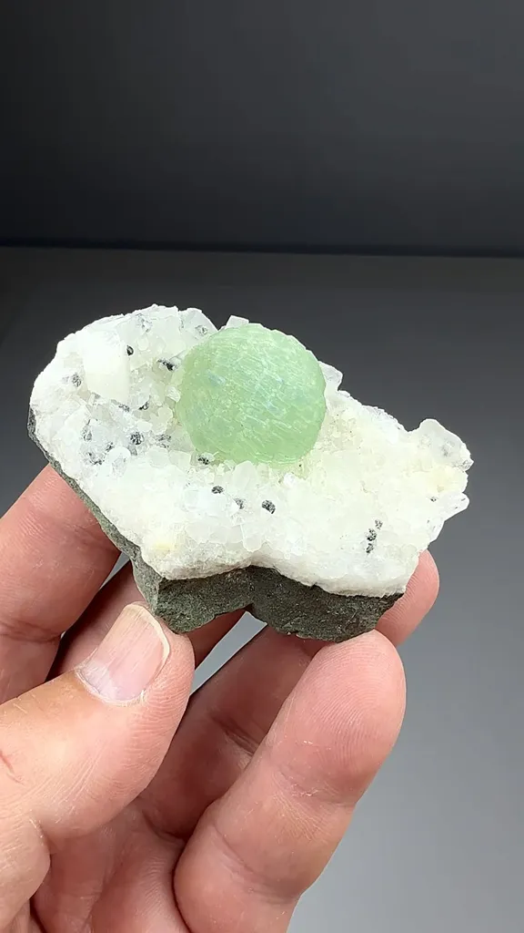 Prehnite (1273) - image 2