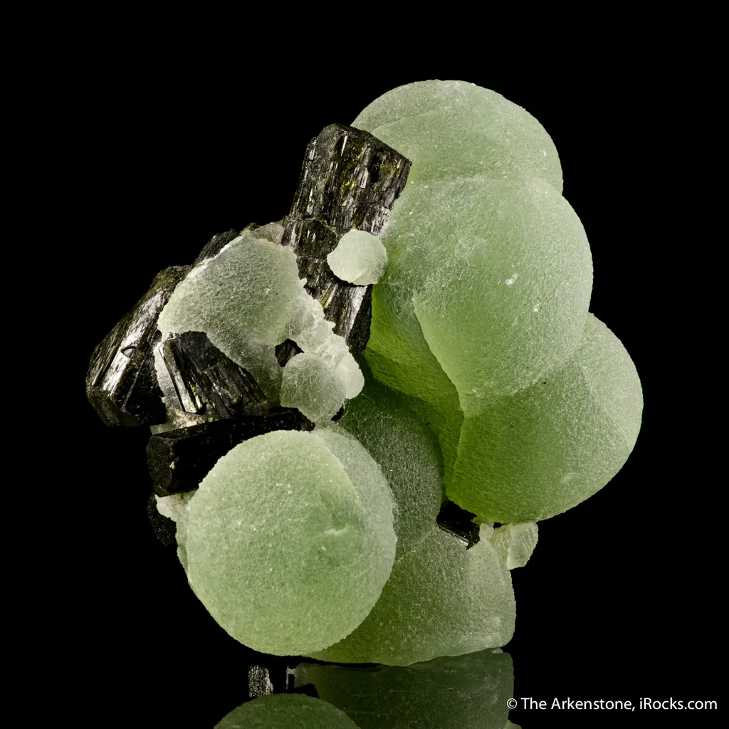 Prehnite and Epidote image