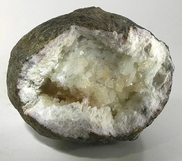 Prehnite, Calcite image