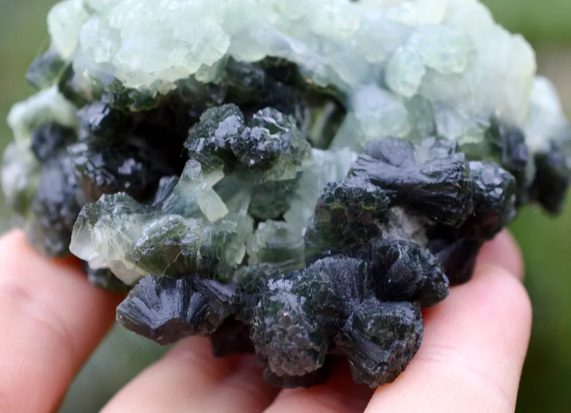 Prehnite & Epidote - 294 grams - Boumalne-Dadès Circle, Tinghir Province, Drâa-Tafilalet, Morocco - image 4