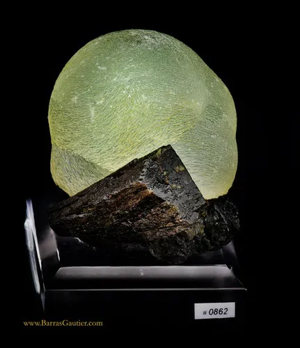 Prehnite - Epidote image