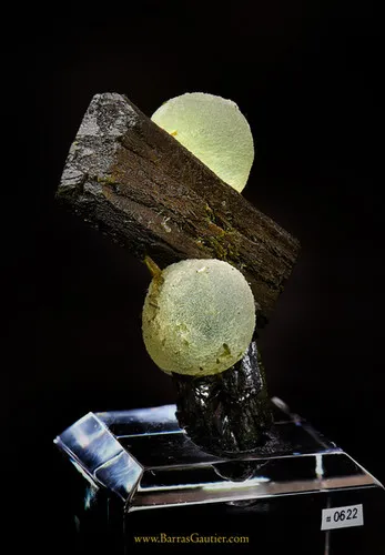 Prehnite - Epidote image