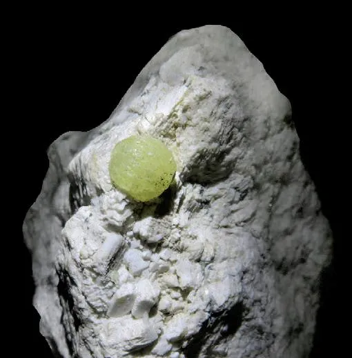 Prehnite, Feldspar image