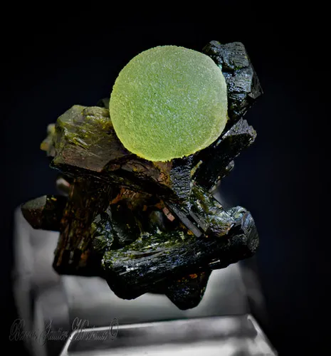 Prehnite on Epidot - image 1
