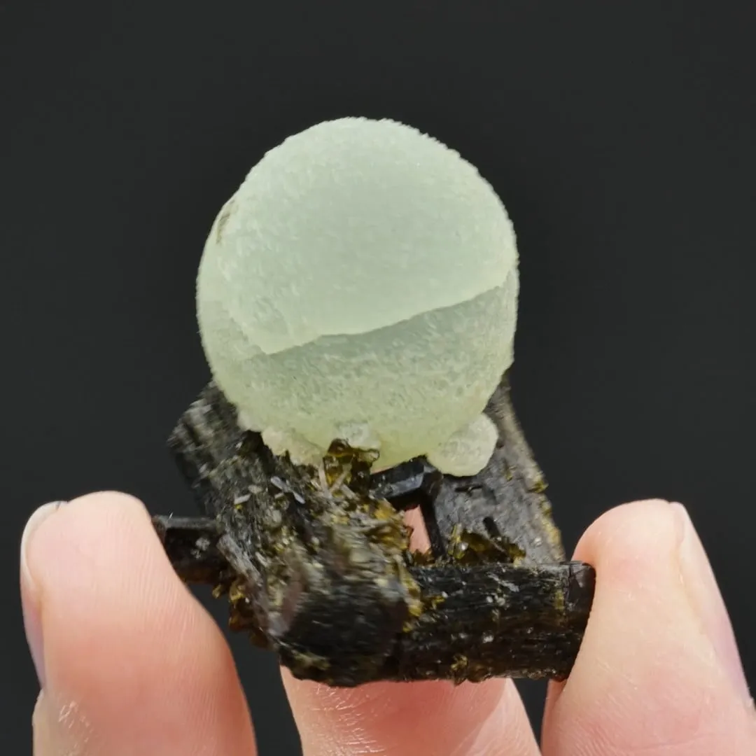 Prehnite on Epidote - image 2