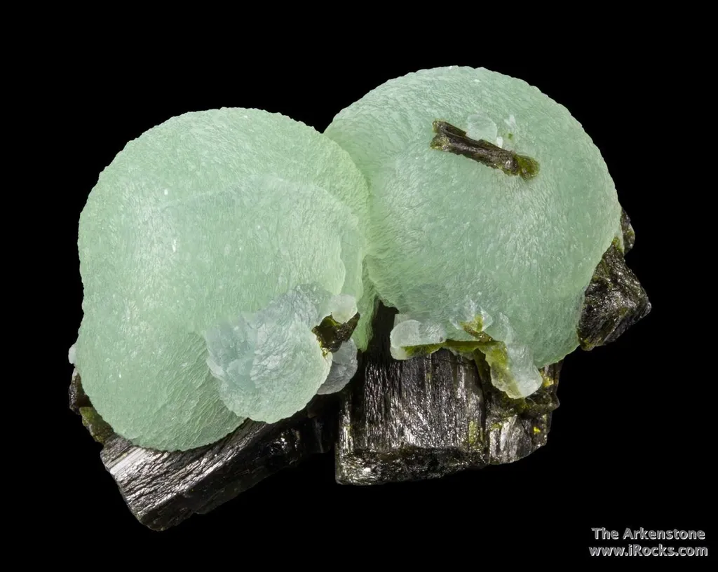 Prehnite on Epidote - image 5