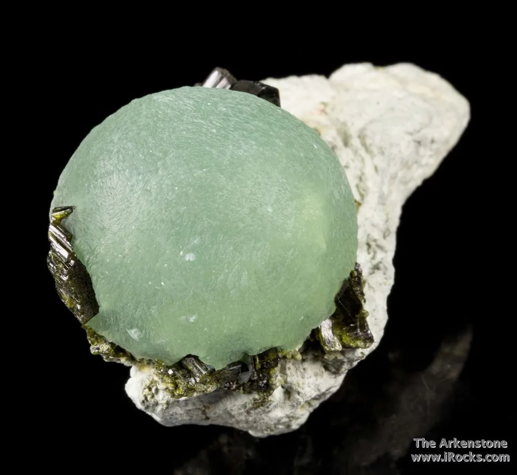 Prehnite on Epidote - image 7