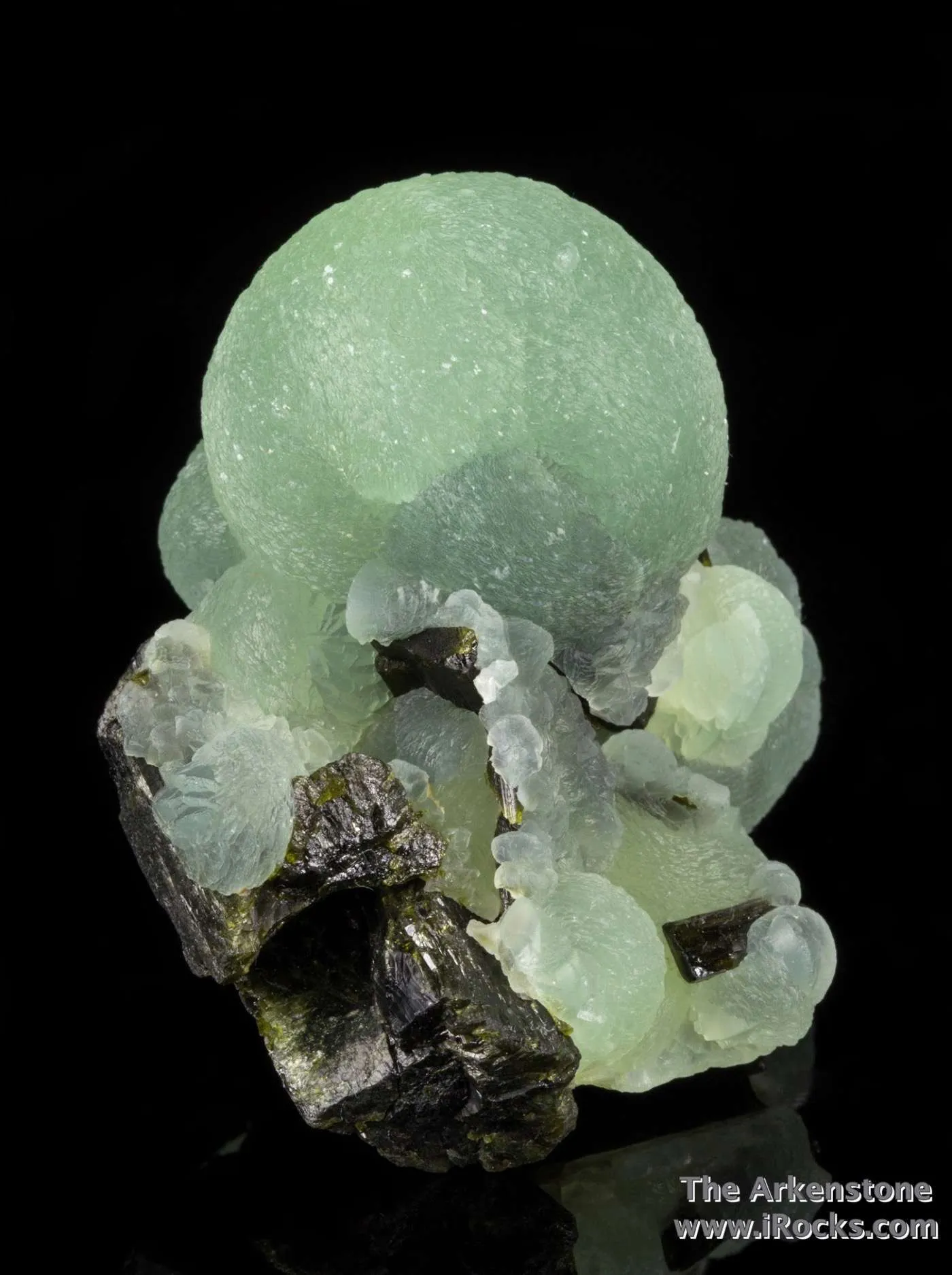 Prehnite on Epidote - image 3