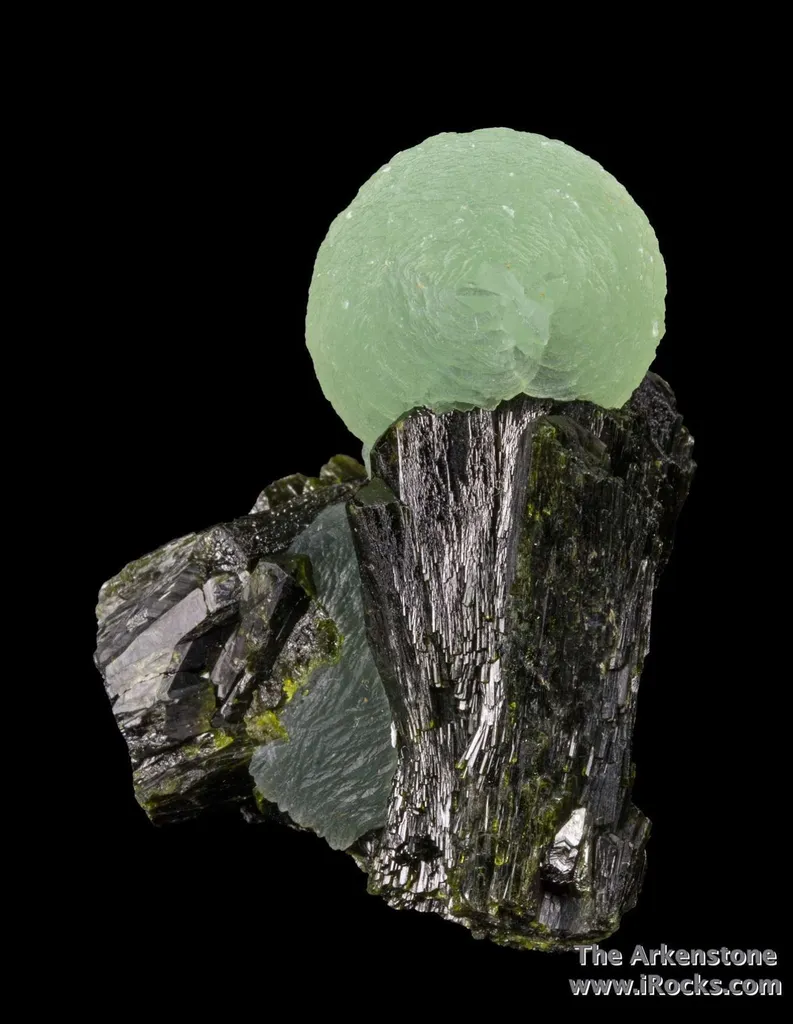 Prehnite on Epidote - image 2