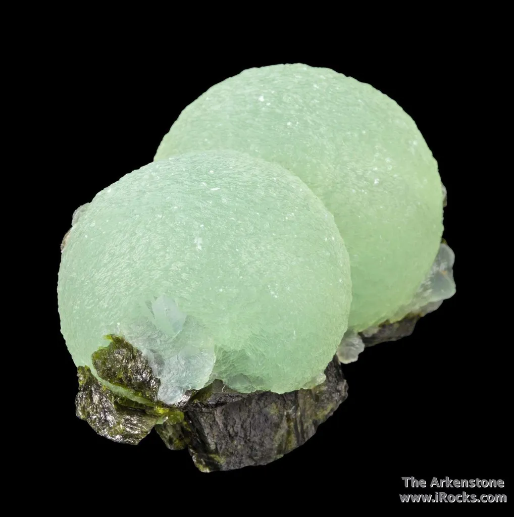 Prehnite on Epidote - image 4