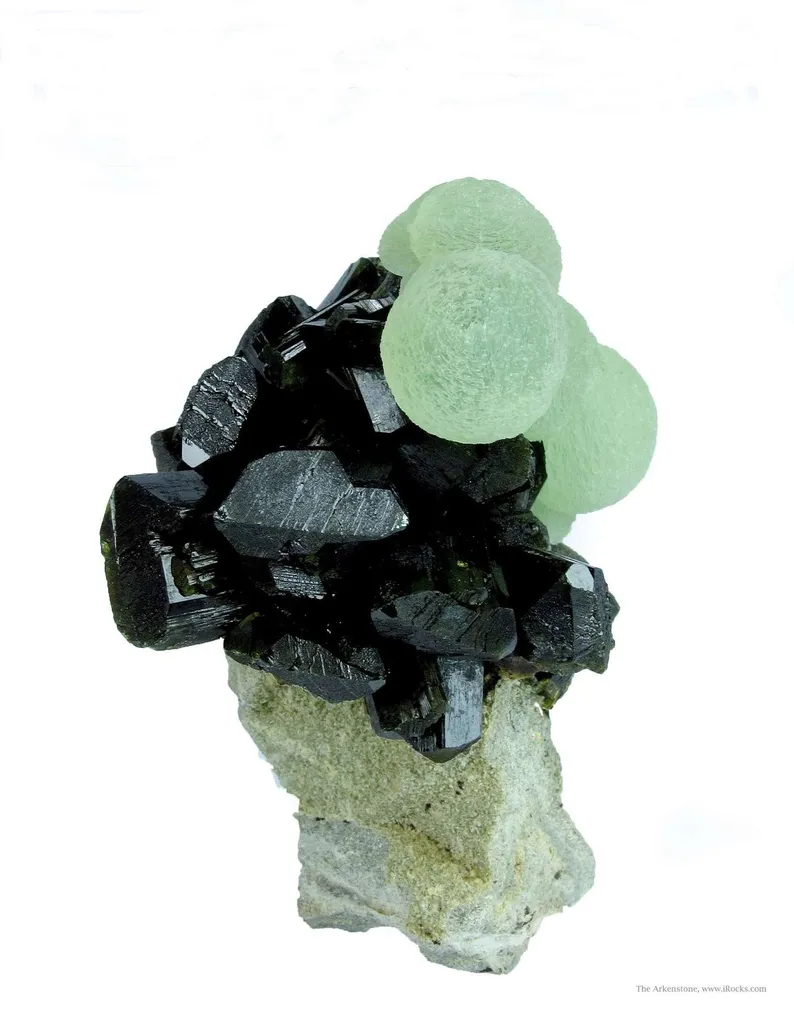 Prehnite on Epidote - image 5