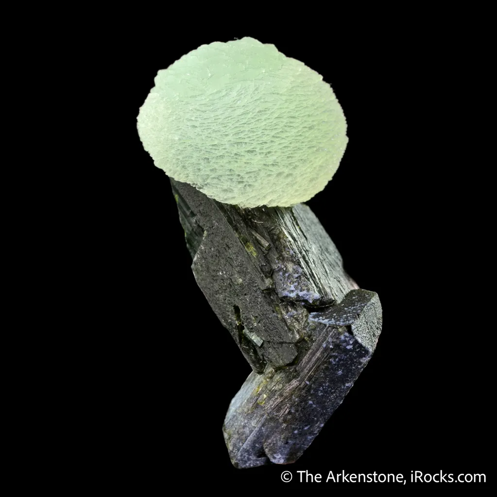 Prehnite on Epidote - image 4
