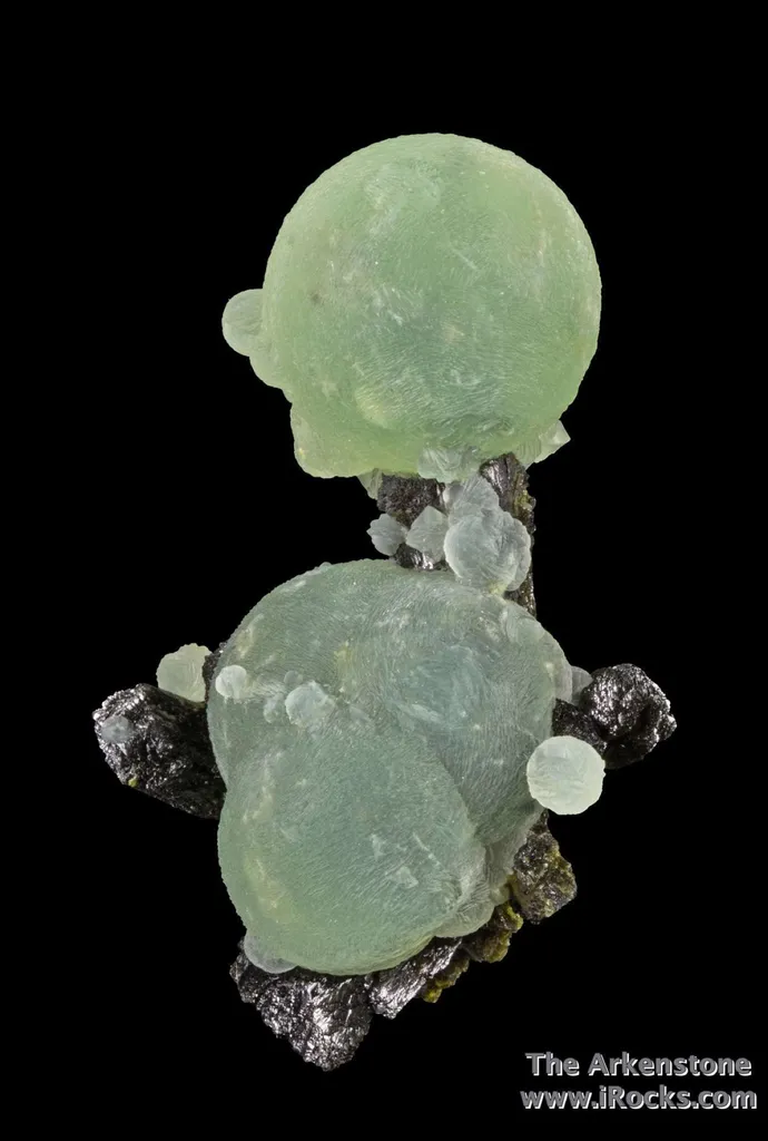 Prehnite on Epidote - image 3